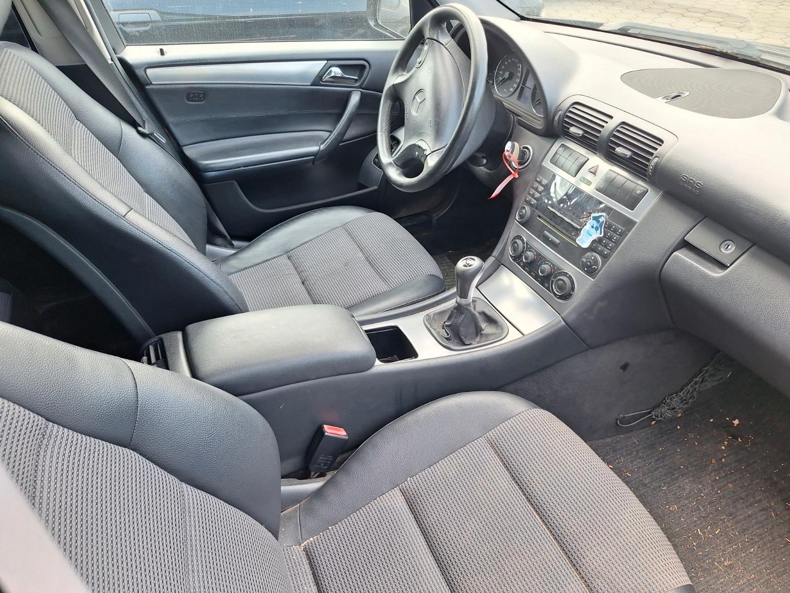 Mercedes-Benz C180 2006 — photo 9