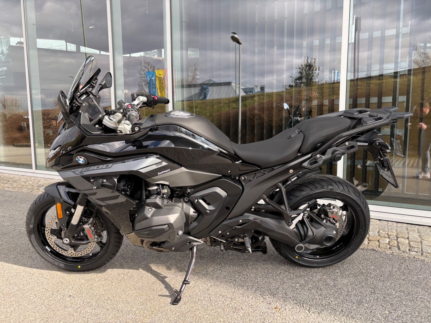 Fahrzeugabbildung BMW R 1300 RS Triple Black 4 Pakete