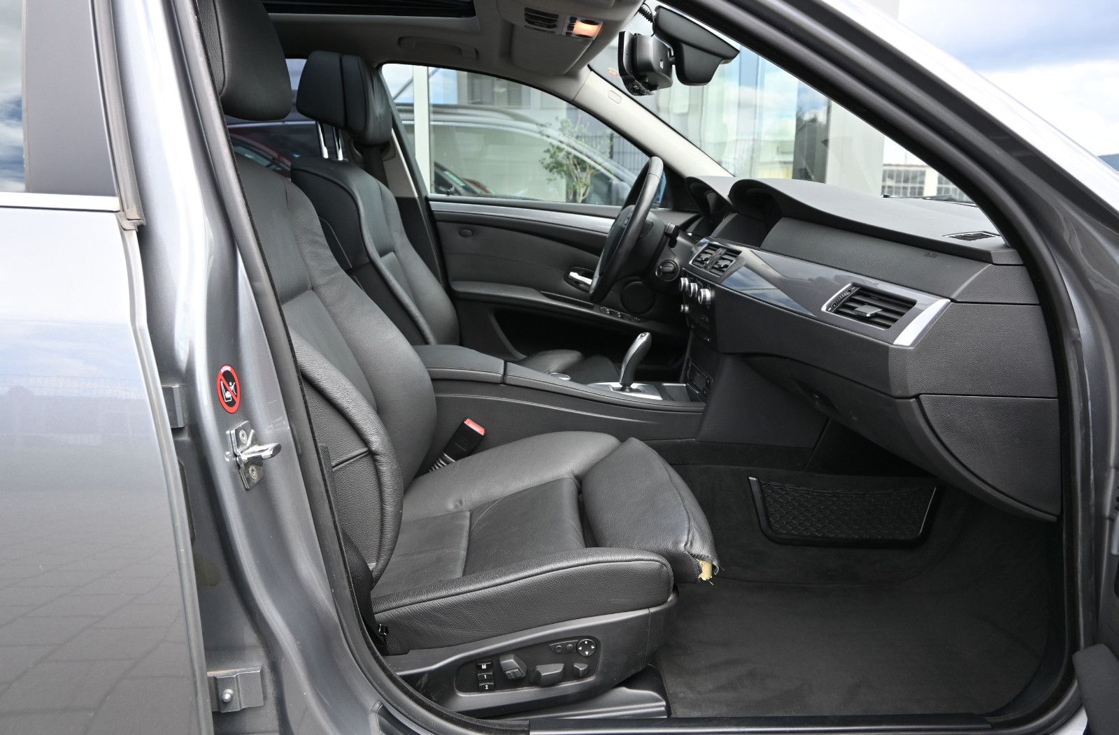 Fahrzeugabbildung BMW 530d Touring °AHK°AKTIVLENK.°DYNAMIC-DR.°KOMF.SI