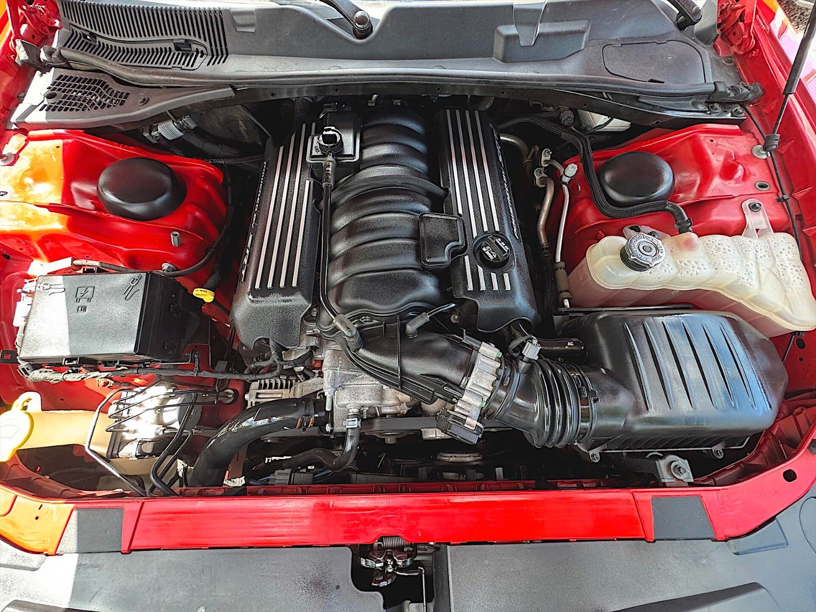 Fahrzeugabbildung Dodge Challenger 6.4 V8 SRT 392 SCAT PACK Performance