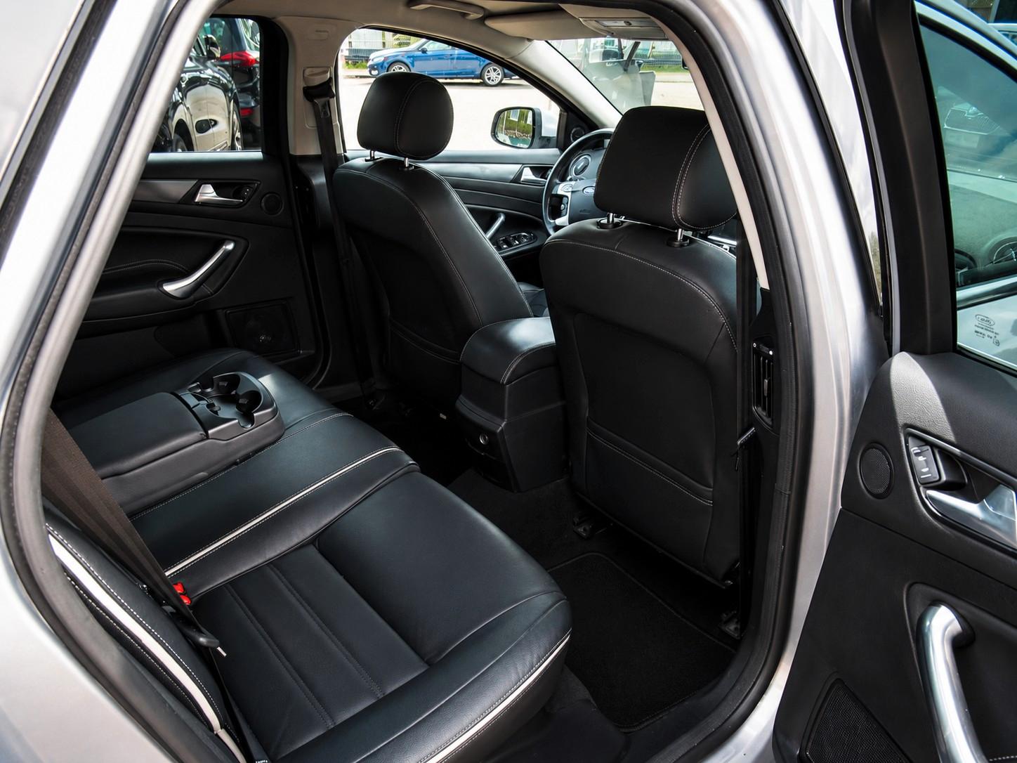 Ford Mondeo 2011 — photo 14