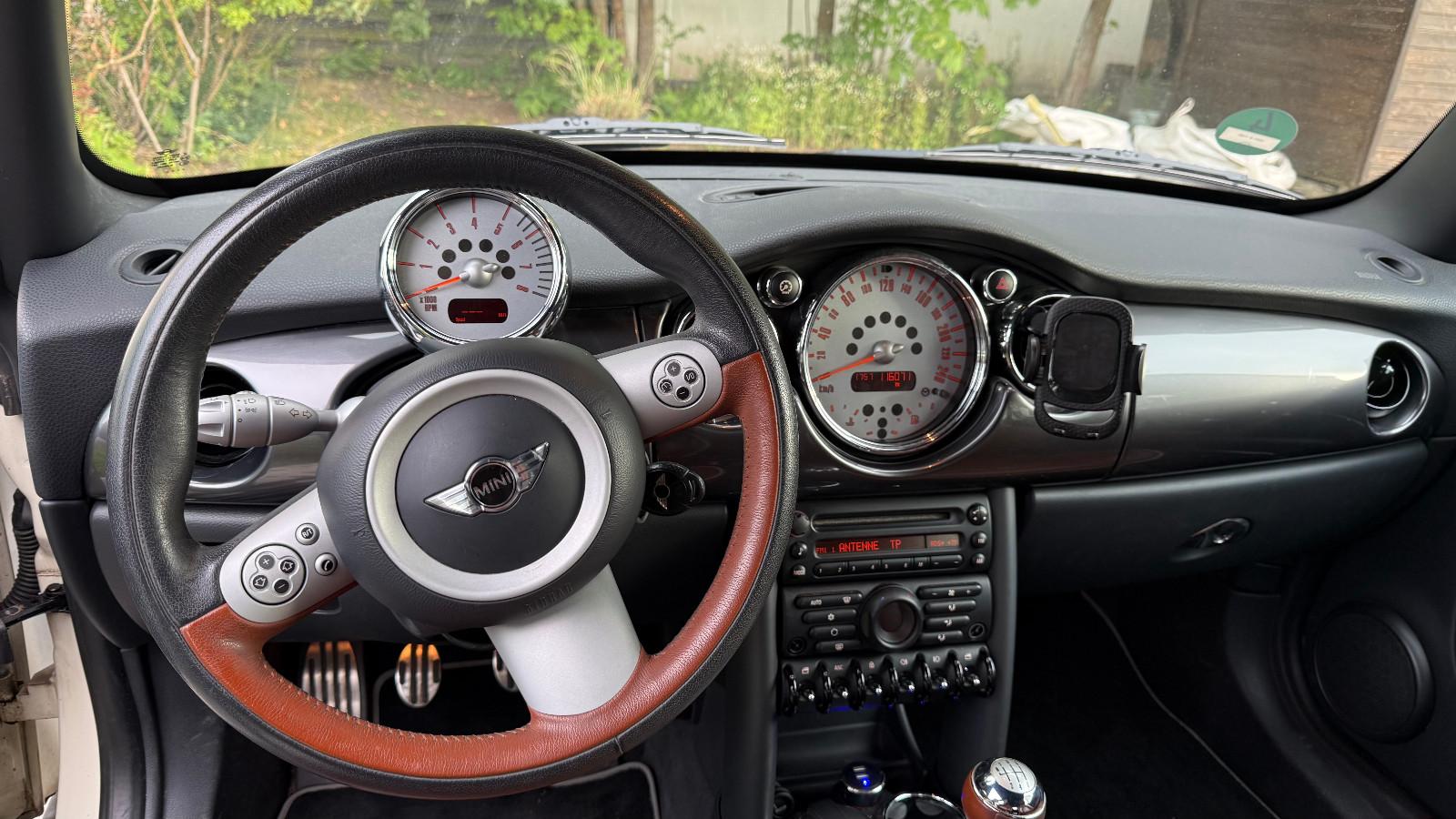 MINI COOPER S CABRIO Sondermodell Sidewalk