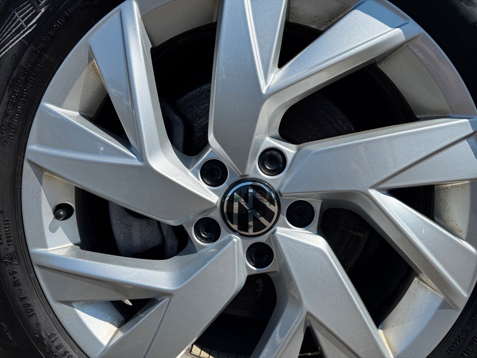 Fahrzeugabbildung Volkswagen Tiguan Allspace Life 1.5 TSI