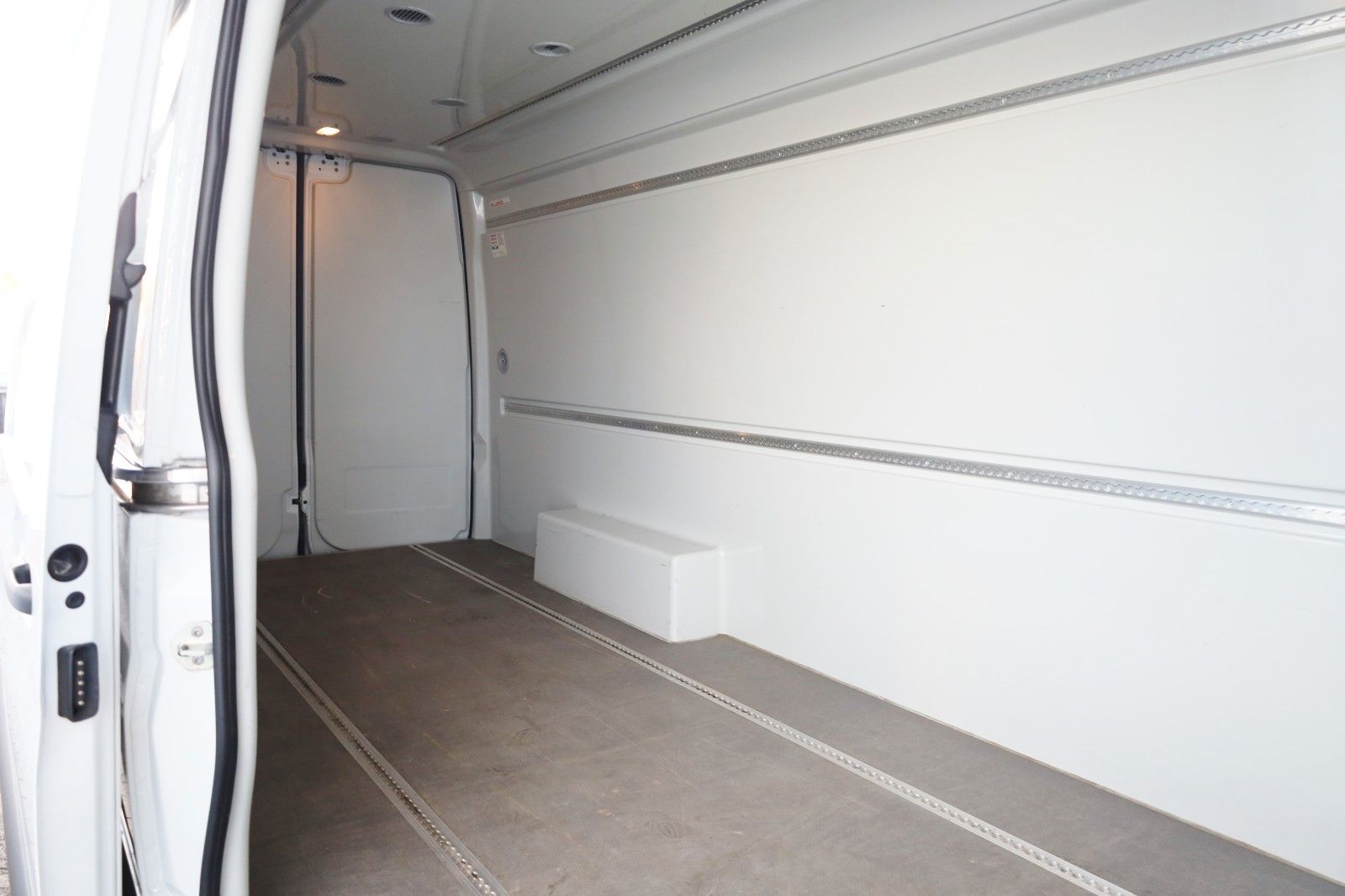 Fahrzeugabbildung Mercedes-Benz Sprinter III 319 CDI L3 / L4 Pharmamobil, MAXI