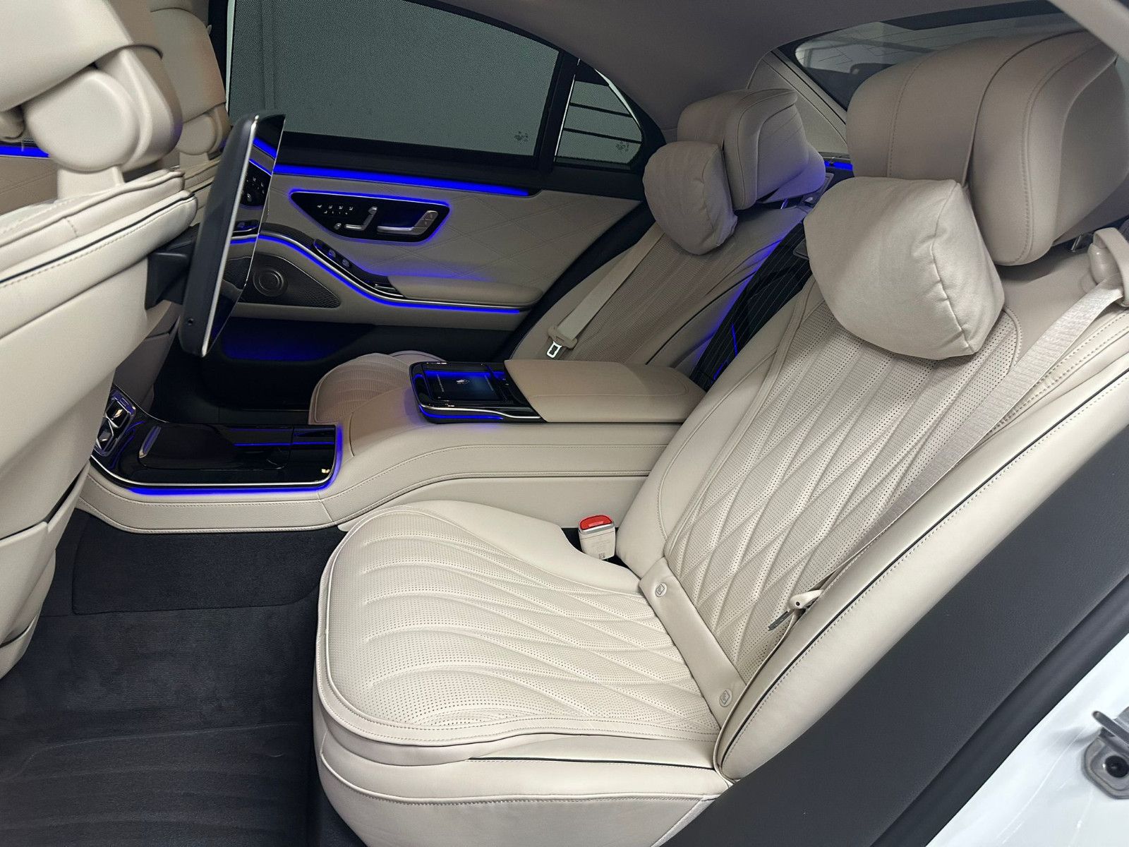 Fahrzeugabbildung Mercedes-Benz S 63 E Performance L  *KERAMIK*PANORAMA*TV*