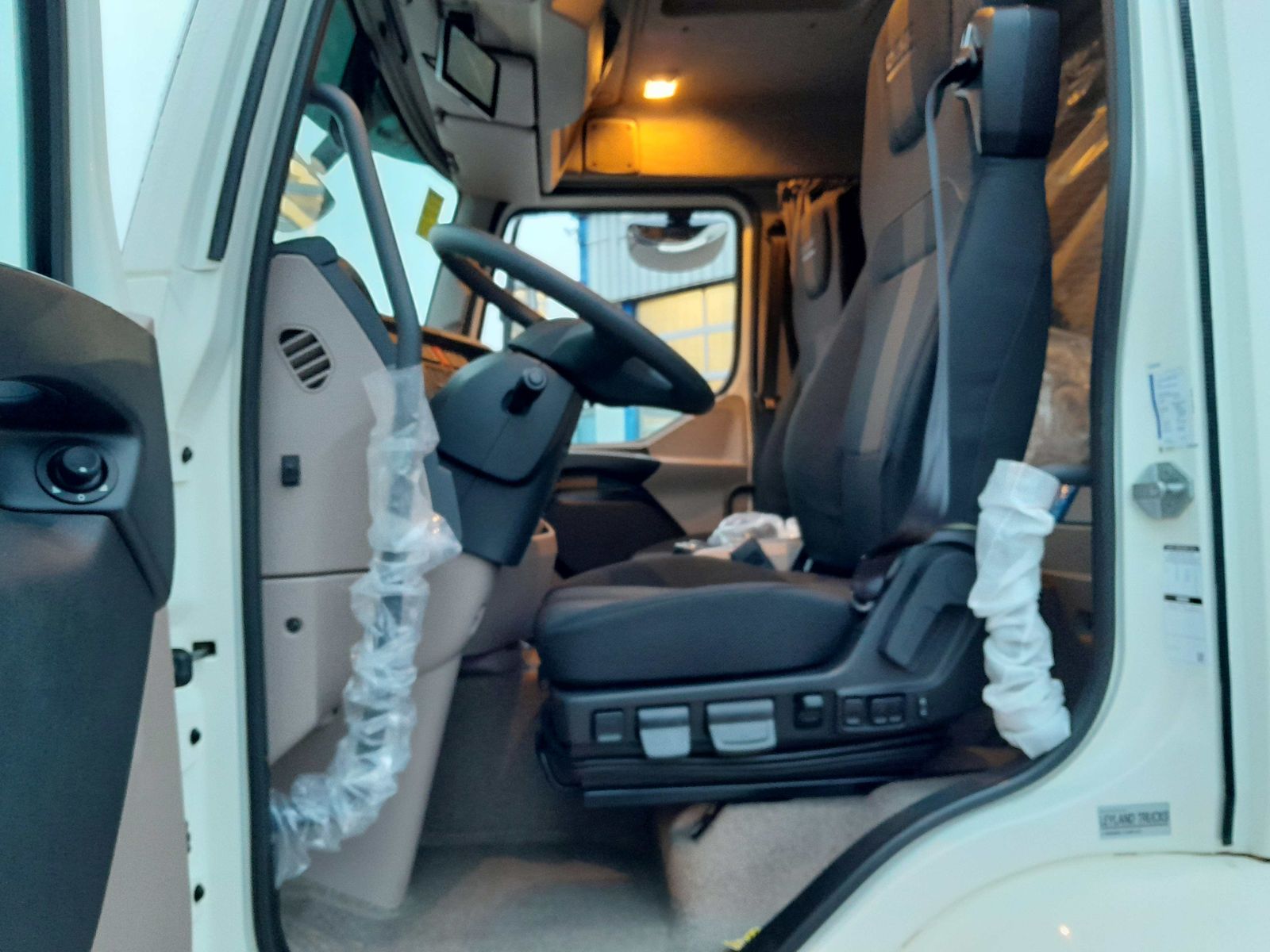 Fahrzeugabbildung DAF FA XB 290 16t Junge Curtainsider