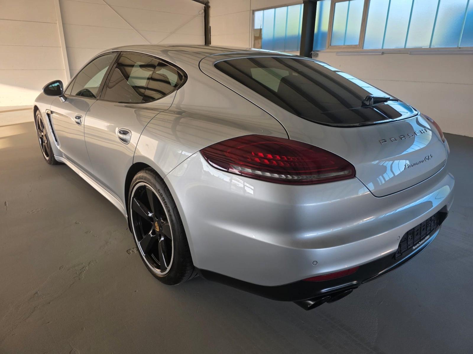 Porsche Panamera GTS