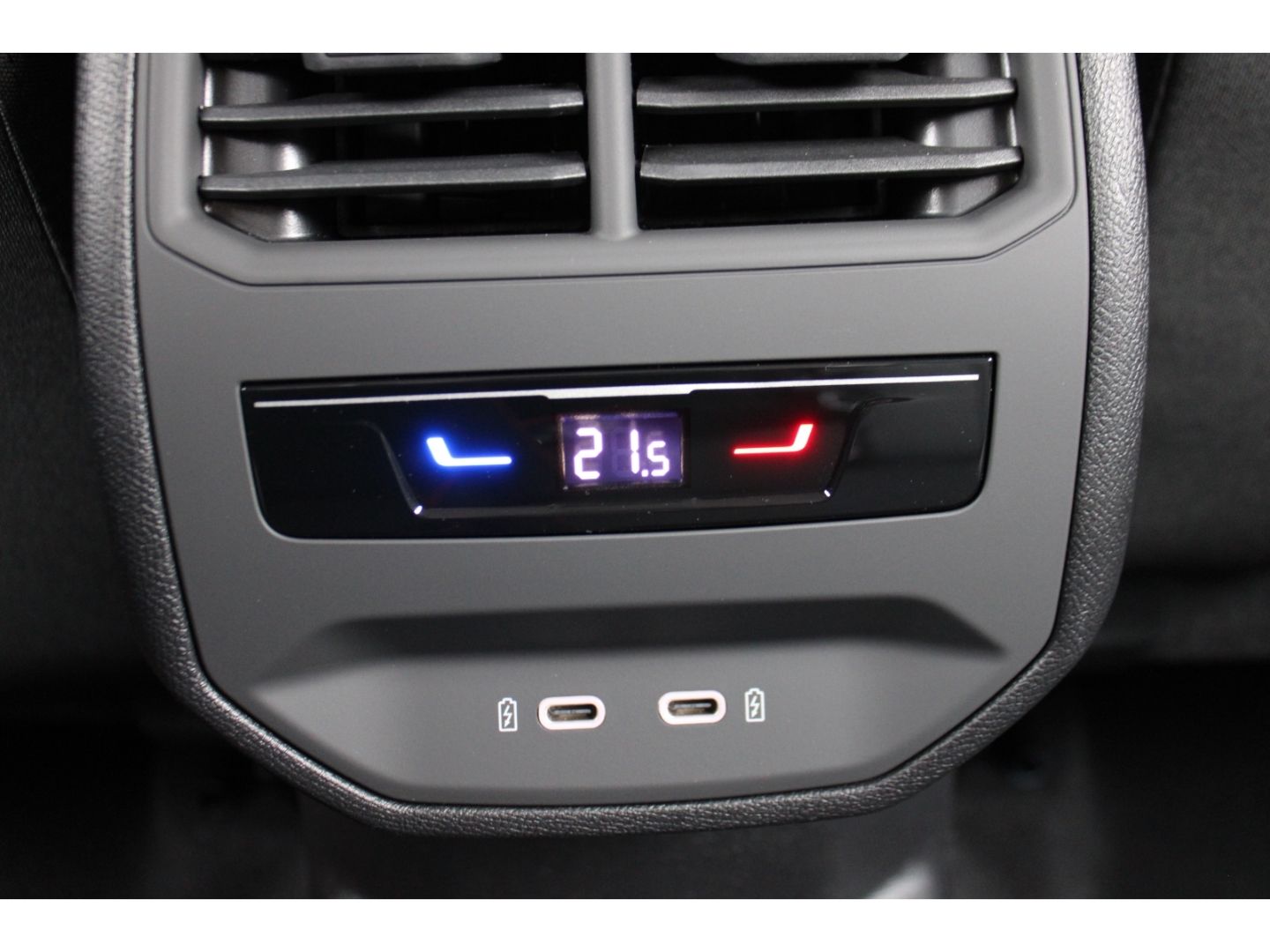 Fahrzeugabbildung SEAT Leon 1,5 TSi Style ACC LED Navi FullLink DAB RFK