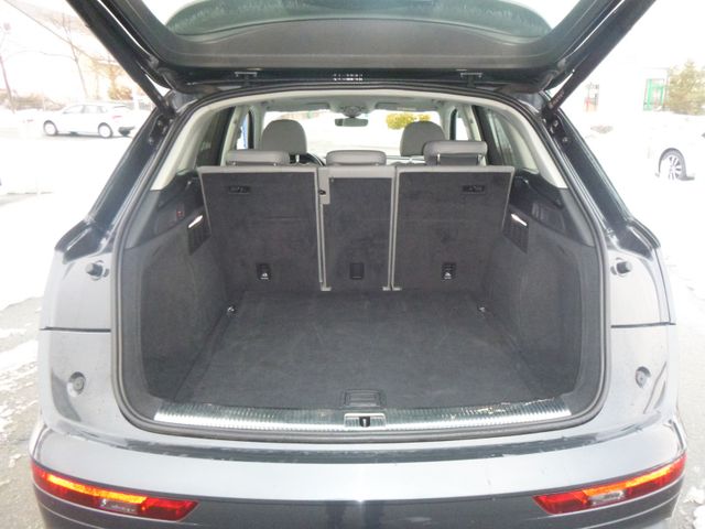 Fahrzeugabbildung Audi Q5 40 TDI quattro >AUT/AHK/NAV/PANO/SHZ<