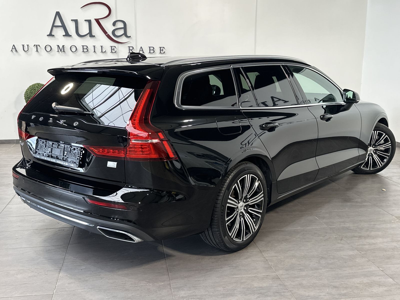 Fahrzeugabbildung Volvo V60 T6 Hybrid Plus Bright AWD NAV+LED+H&K+HUD+VC
