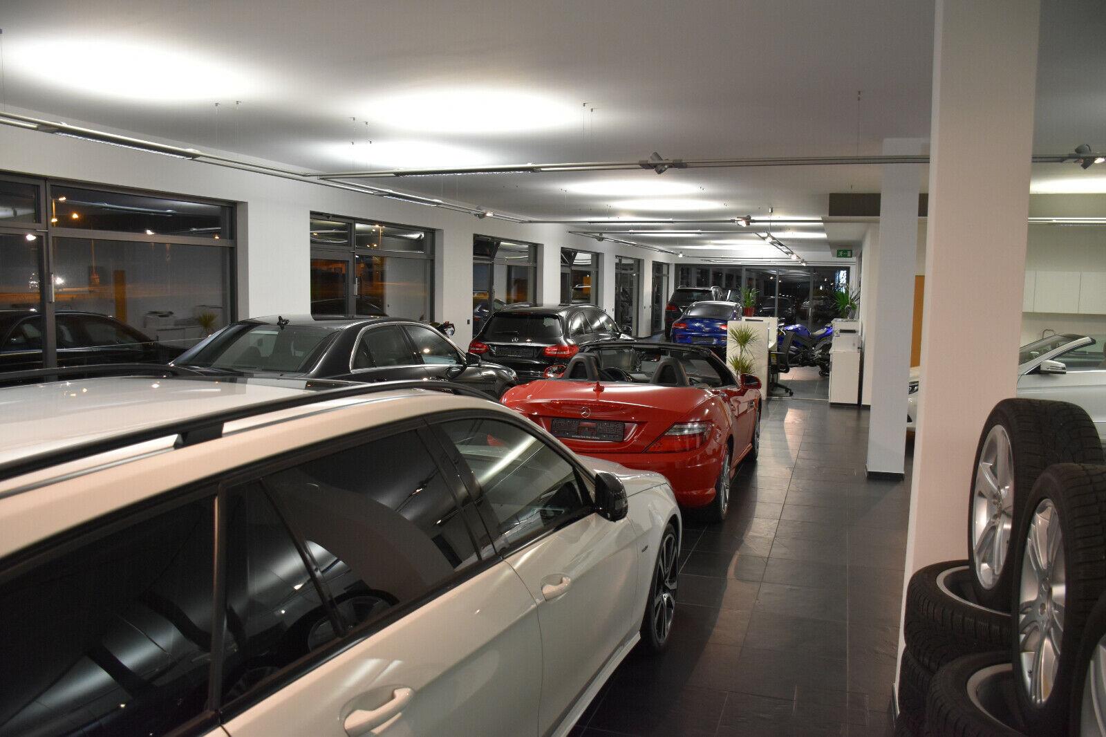 showroom-image-bottom