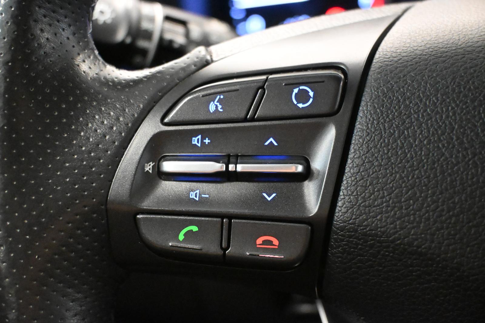 Hyundai i30 Premium *KAMERA*KESSY*LENKRADHZ*SHZ*CARPLAY
