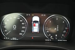 Fahrzeugabbildung Volvo XC60 B5 D AWD Autom R-Design*STDHZG*PANO*H&K*AHK