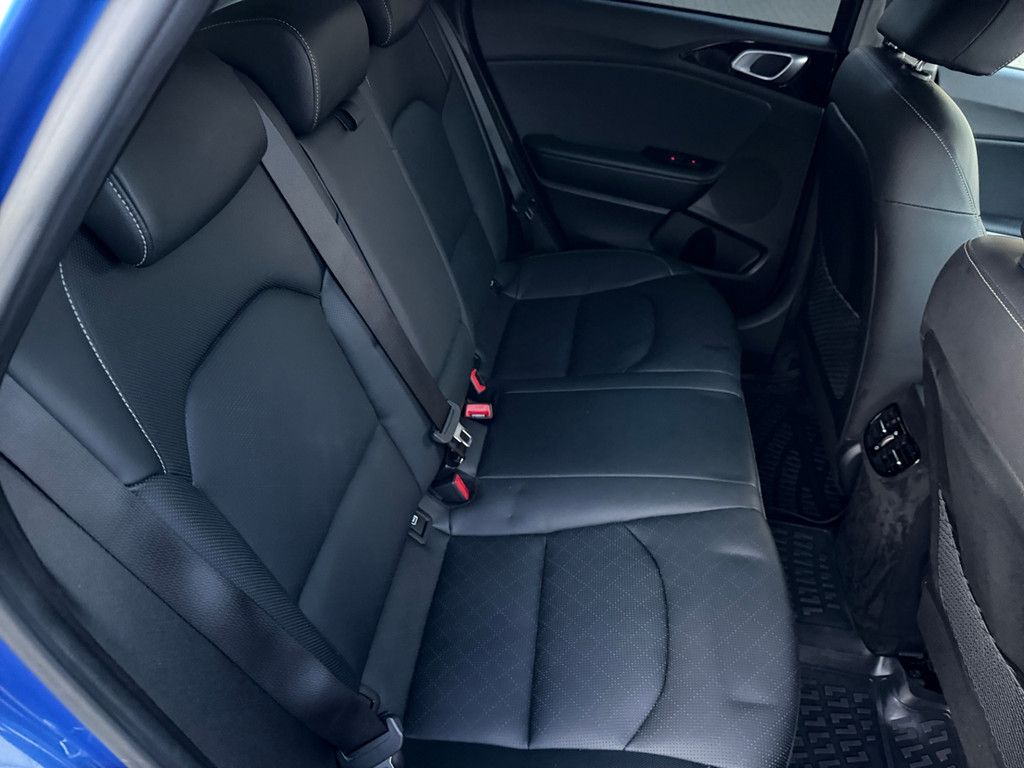 Fahrzeugabbildung Kia Ceed 1.6 Plug-in Hybrid Platinum Edition