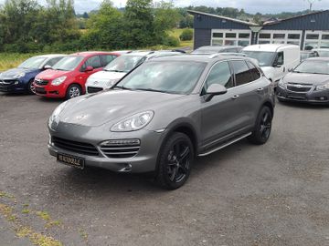 Porsche Cayenne - 1