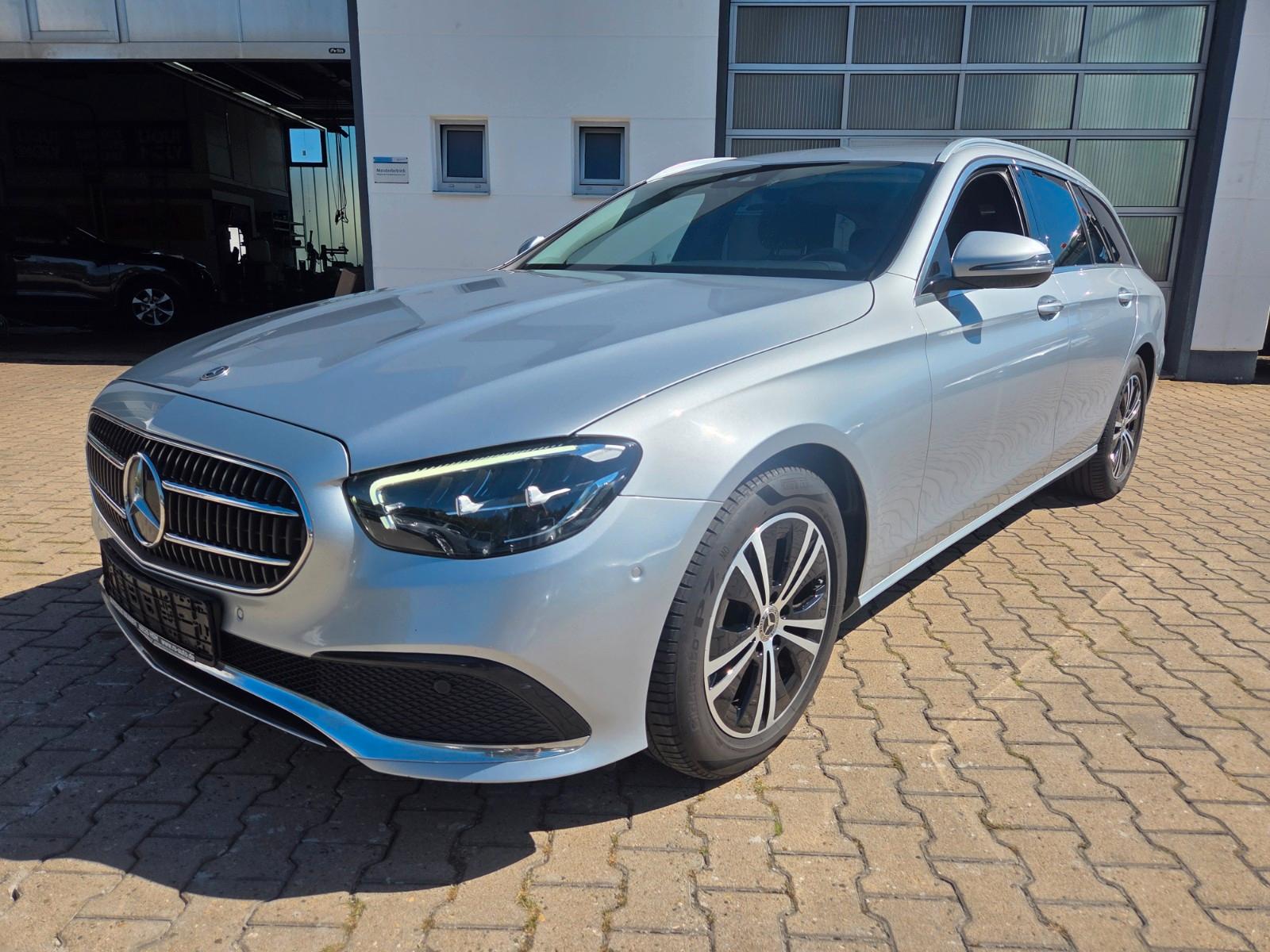 Mercedes-Benz E 200d T Avantg/1.Hd/MWST/NAVI/SHZ/B&W/Parkpaket