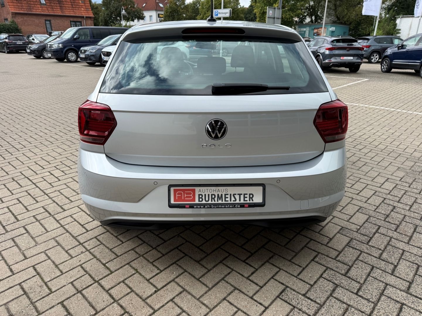 Fahrzeugabbildung Volkswagen Polo VI Comfortline Navi Kurv ACC WLAN DAB SHZ T
