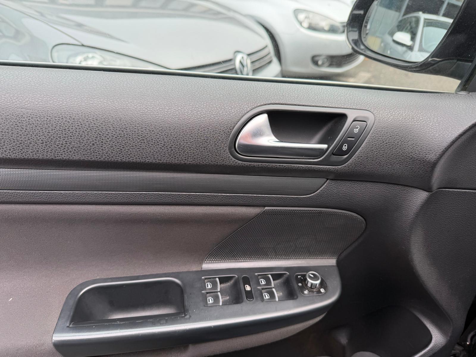 Volkswagen Golf 2012 — photo 6