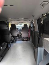 Volkswagen T5 Caravelle LANG 2.5 AUTOMATIK ROLLSTUHLGERECHT - Volkswagen T5 Caravelle mit Diesel-Antrieb: Automatik