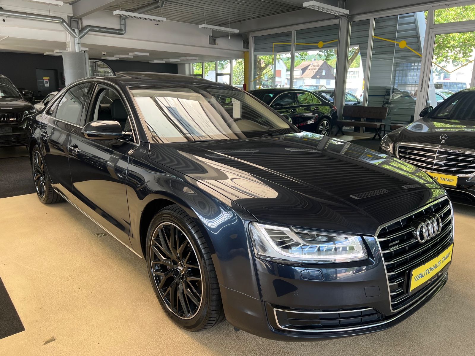 Fahrzeugabbildung Audi A8 3.0 TDI quattro * 20 S LINE ALUFELGEN *