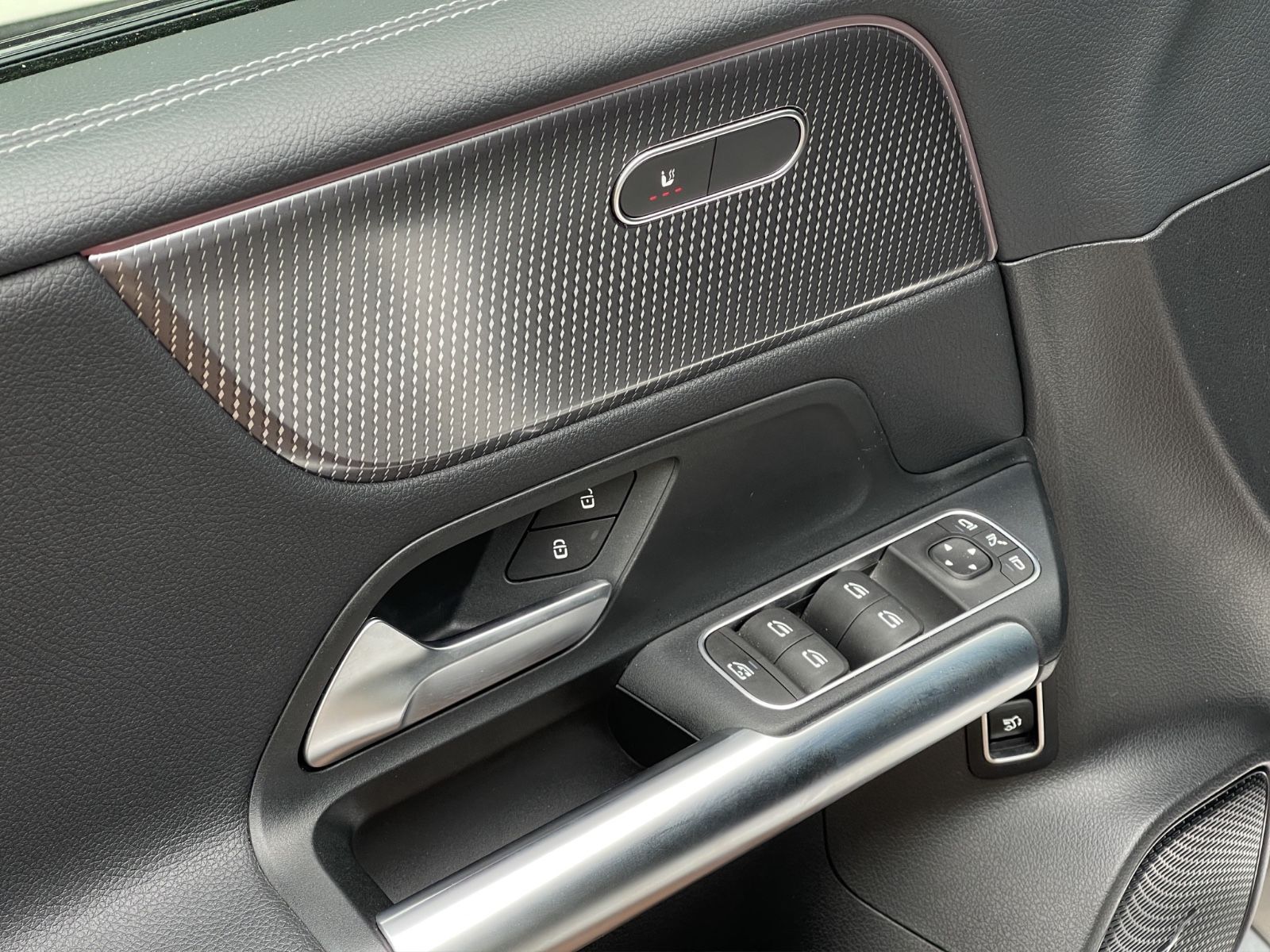Mercedes-Benz B 200 AUTOM LEDER DIGITAL JUNGE STERNE GARANTIE foto 10