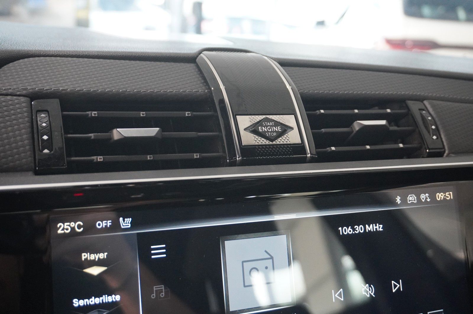 Fahrzeugabbildung DS Automobiles DS7 (Crossback) 1.5D BASTILLE+ NAVI/LED/360°/DAB