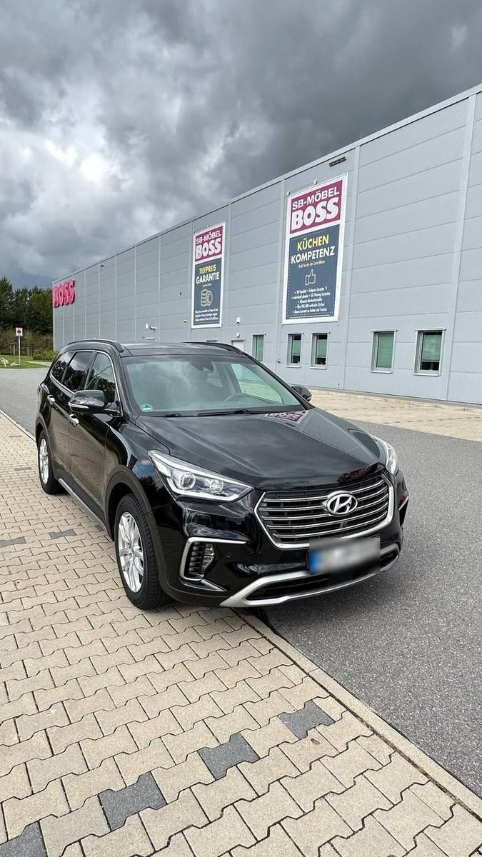 Hyundai Grand Santa Fe