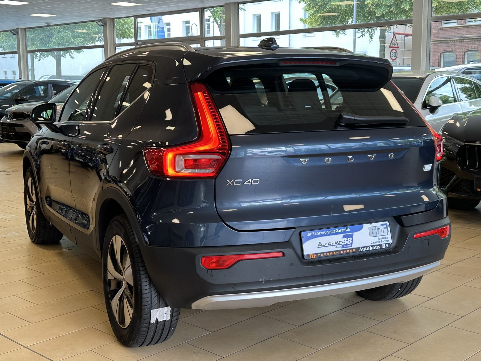 Volvo XC40 Inscription Plug-In ACC AHK Harman K CAM foto 7