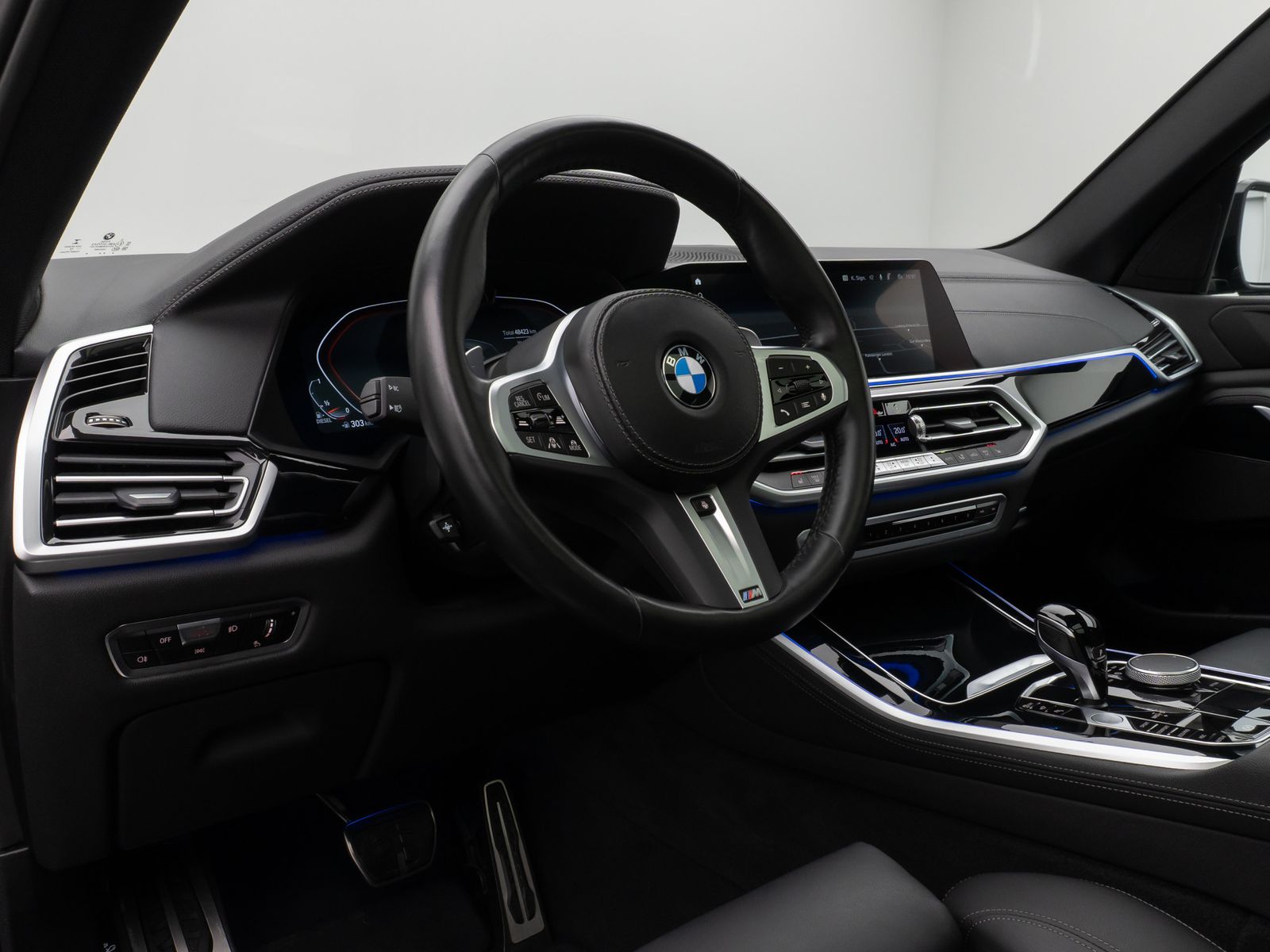 Fahrzeugabbildung BMW X5 xD30d M Sport Panorama 360°Laser HUD DAB HiFi