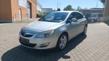 Opel Astra J Lim. 5-trg. Design Edition - Opel Astra: Design Edition