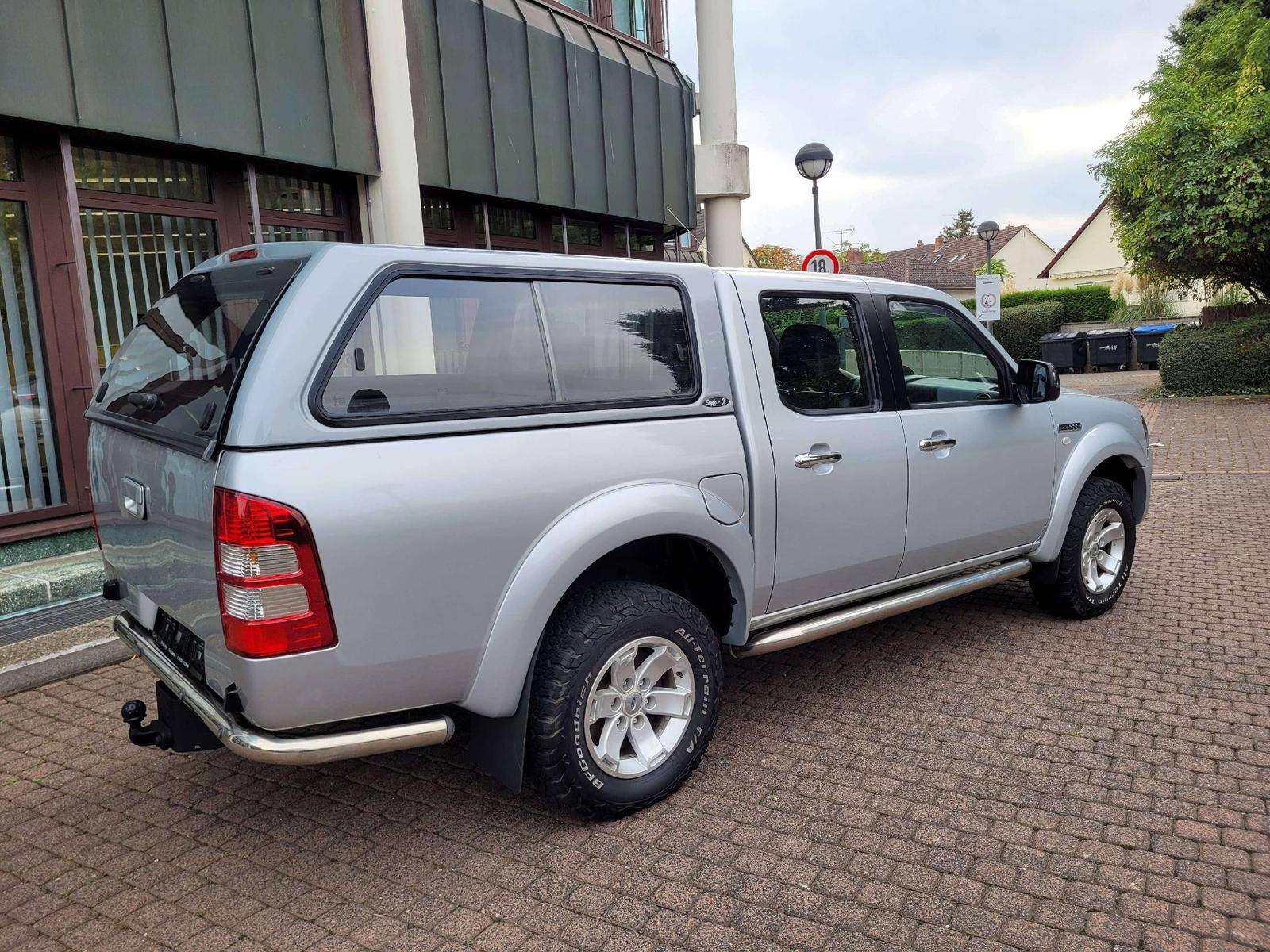 FORD RANGER - XLT - 143 CV - 4X4 - BVM - ATTELAGE FIXE