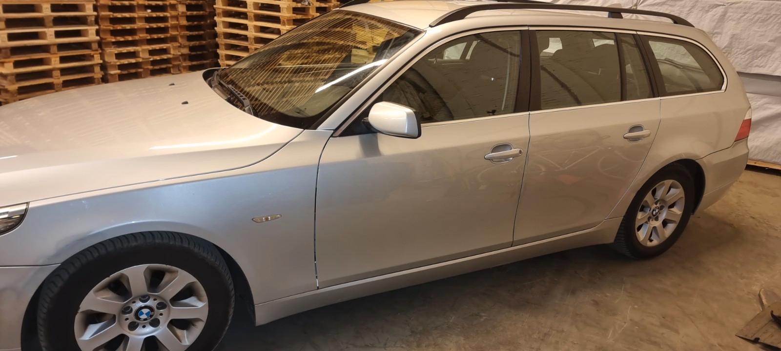 BMW 520 2008 — interior