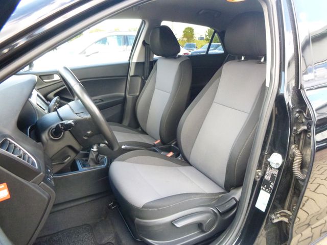 Fahrzeugabbildung Hyundai i20 YES! >49.000KM/Sitzheiz/Kamera/Einparkhilfe<