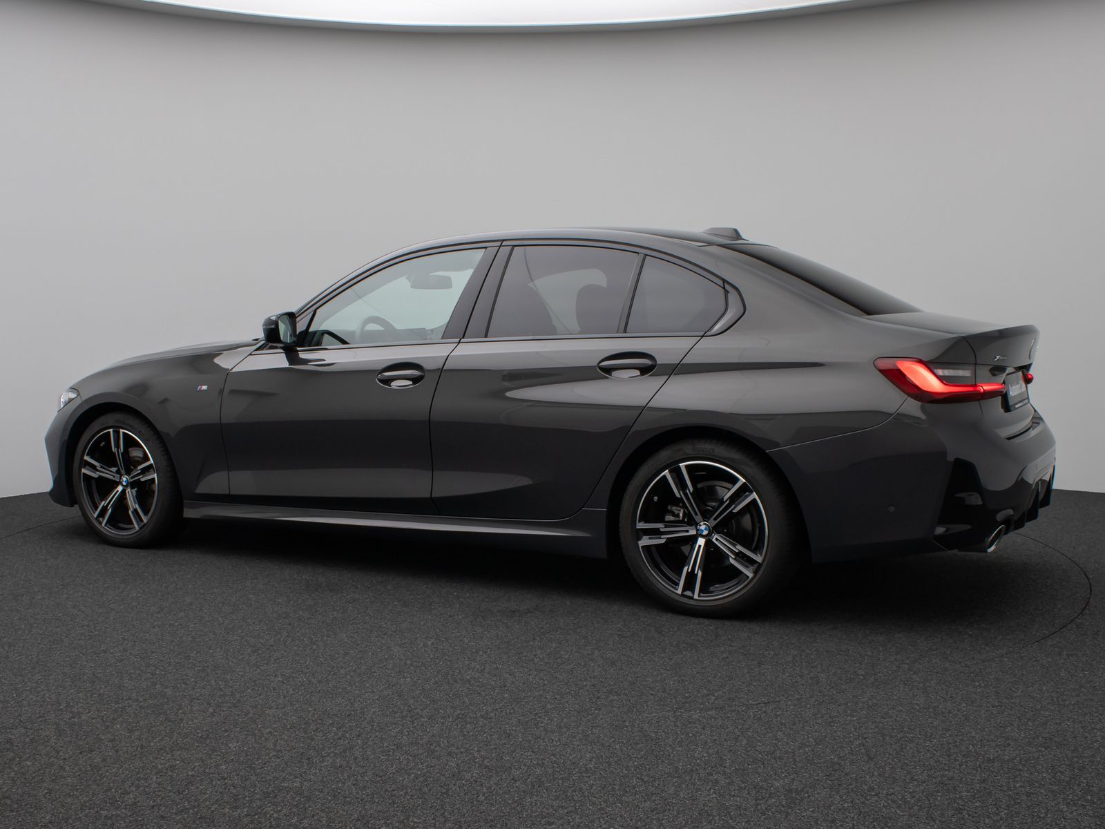 Fahrzeugabbildung BMW 320d  xD M Sport Kamera DAB HiFi Stop&Go Komfort