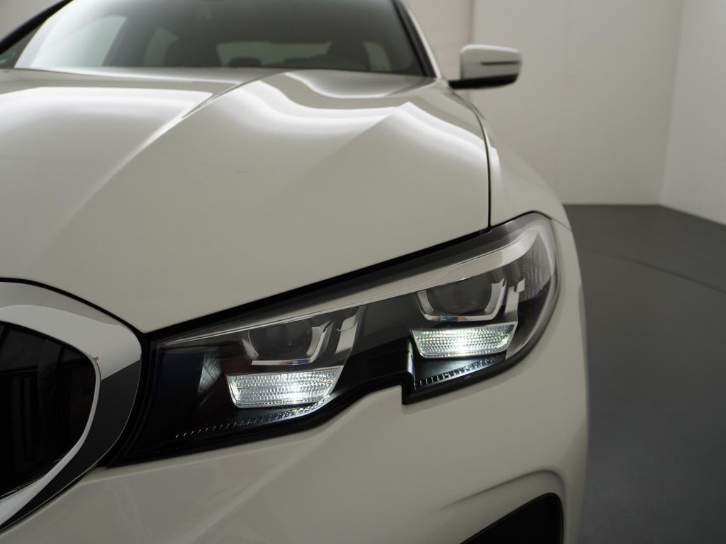 BMW 320 3-serie 320i High Executive M-pack | kamera