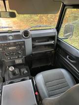 Land Rover Defender 90 LD Station Wagon  - Land Rover Defender: Allradantrieb