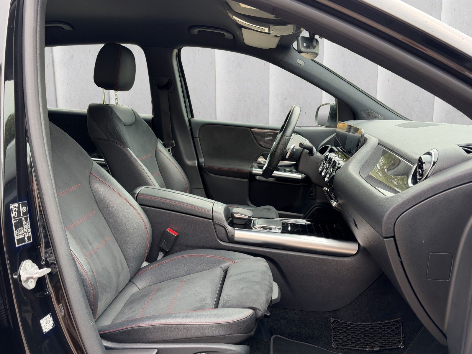 Fahrzeugabbildung Mercedes-Benz B 250 AMG Line*AHK*ViCo*SHZ*NAVI*LED**
