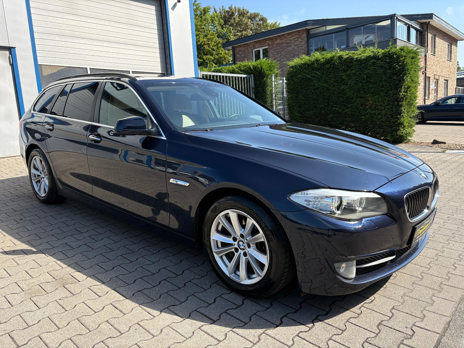 BMW 530d Touring/LEDER/HUD/AHK/PANO/KEYLESS/2.HAND