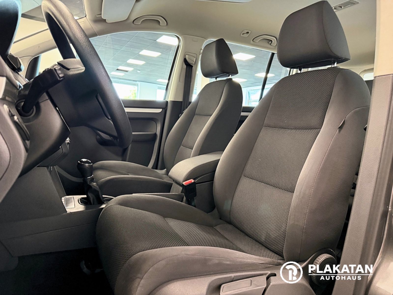 Fahrzeugabbildung Volkswagen Touran Zahnriemen Neu, Parksensoren, TÜV Neu,
