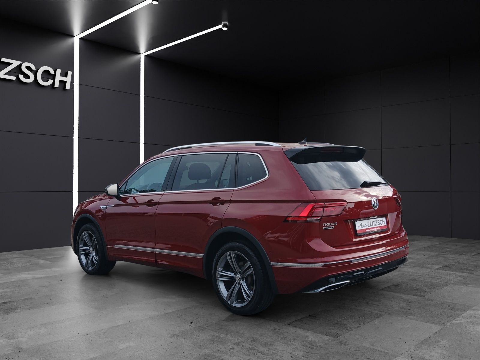 Fahrzeugabbildung Volkswagen Tiguan Allspace TSI 4M R-Line Highline LED AHK N