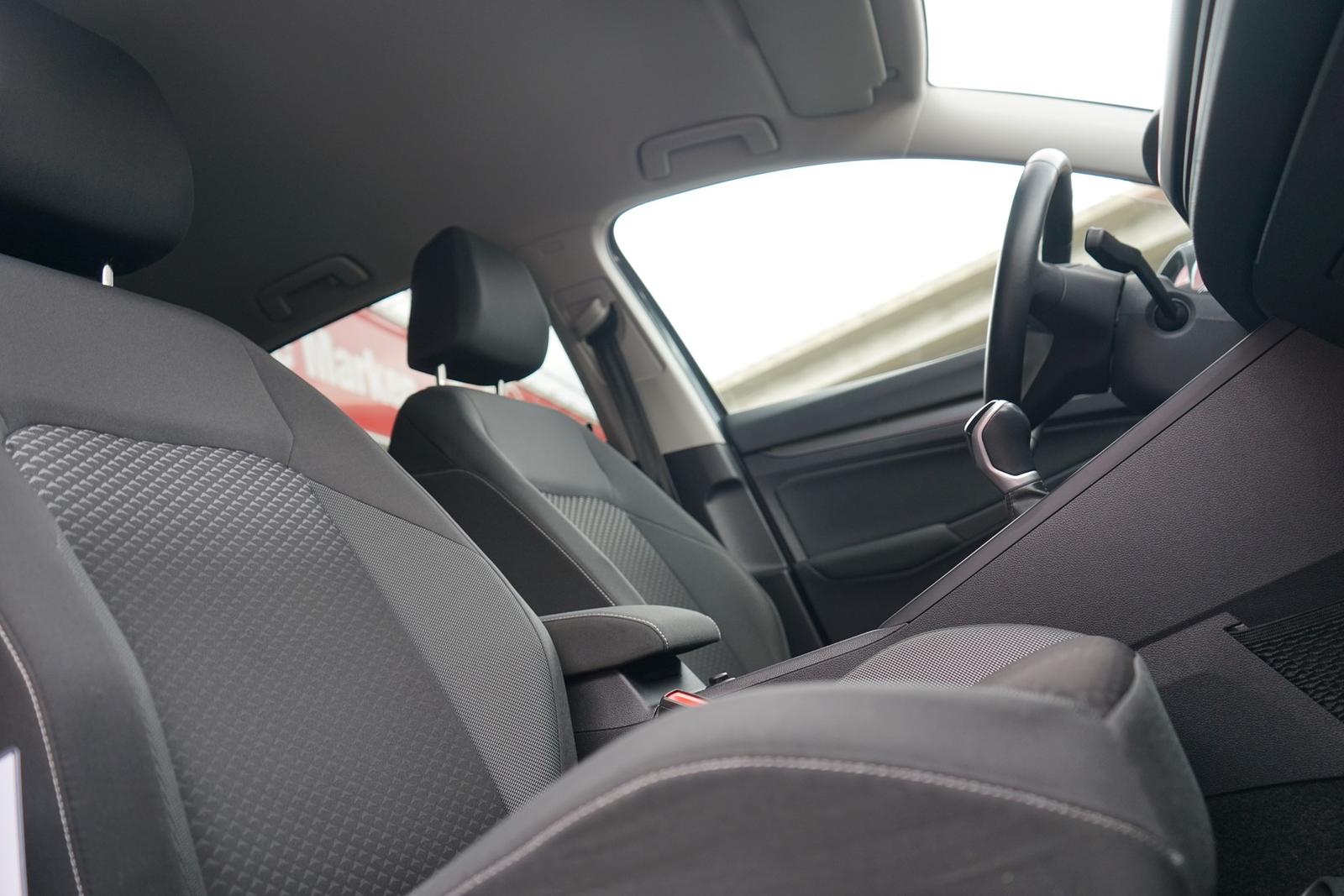 Volkswagen Golf VIII 1.5 TSI Life LED Navi Sitzheizung DAB, миниатюра 15