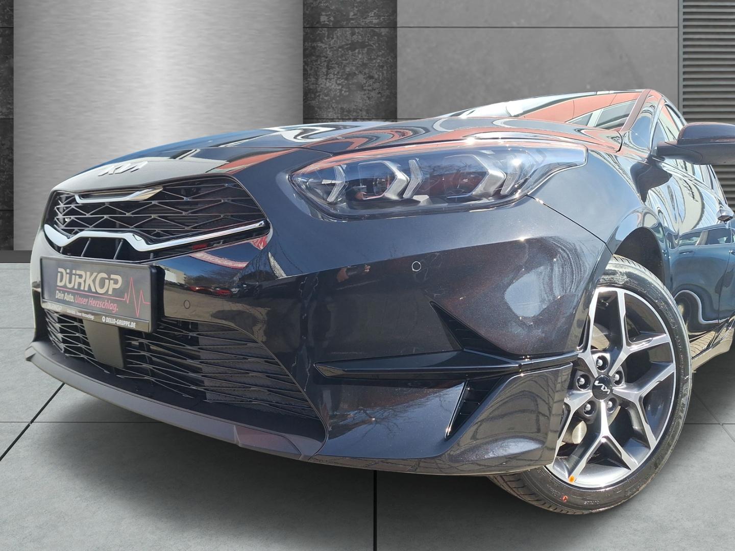 Kia Ceed_sw Ultimate Edition 1.5 DCT Mild-Hybrid Sty