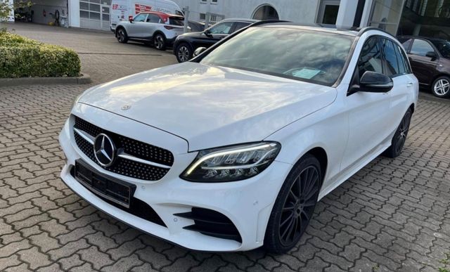 Mercedes-Benz C 220AMG-Paket Night-Paket Panorama,Airmatic HUD