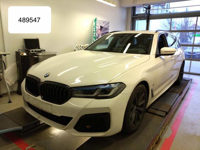 BMW 540d T xDr M Sport LASER/DRIVING PRO/HUD/20"/KAM