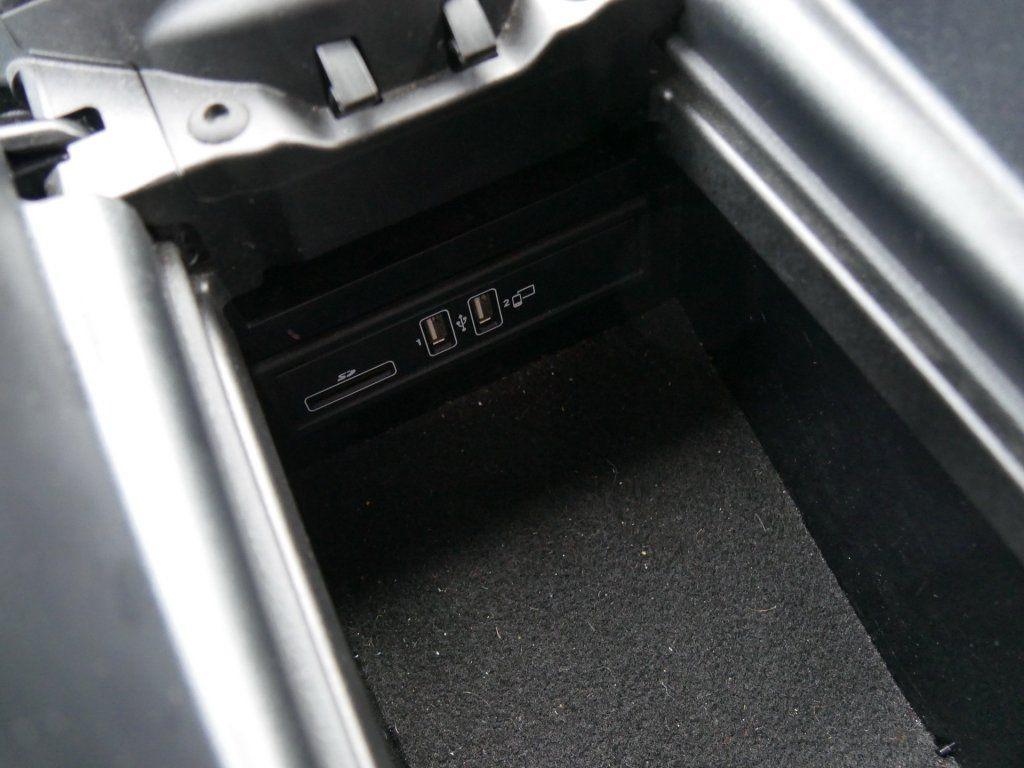 Mercedes-Benz E 300 d Sport Style Automatik  Navi LED AHK CAM 