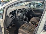Volkswagen Touran 2.0 TDI SCR UNITED AHK PDC Navi 7-Sitzer - mit Diesel-Antrieb: Sitzheizung, Kleinbus