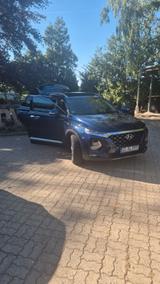 Hyundai SANTA FE 2.2 CRDi Premium 2WD 8AT SEVEN Premium - Hyundai SANTA FE von privat