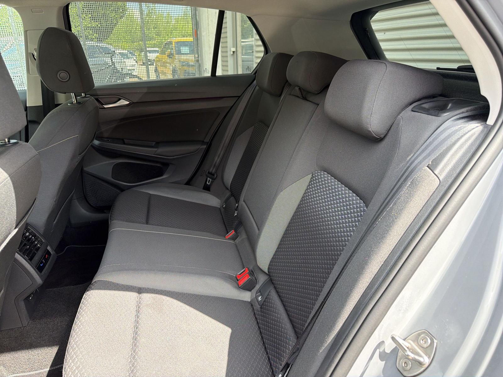 Volkswagen Golf VIII 2.0 TDI DSG Active MATRIX PANO HuD AHK, миниатюра 12