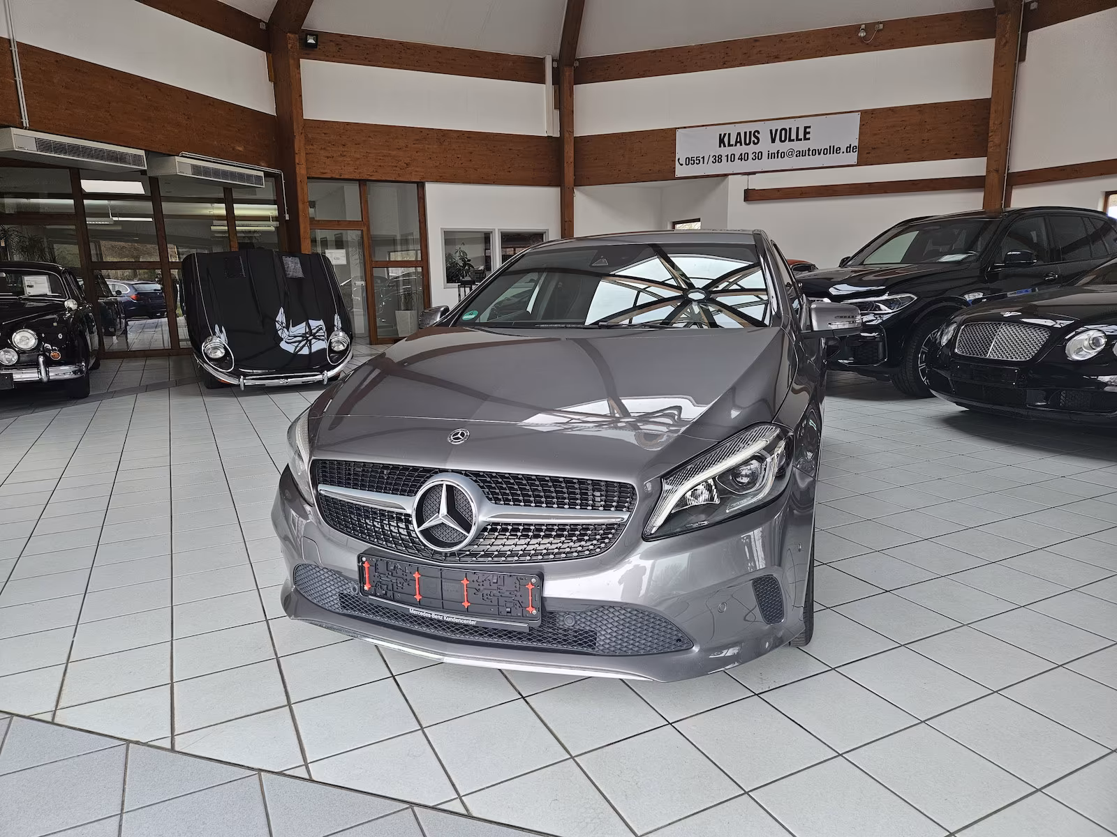 Mercedes-Benz A 250 Urban LED RFK Navi SHZ Teilleder PARK-ASS.