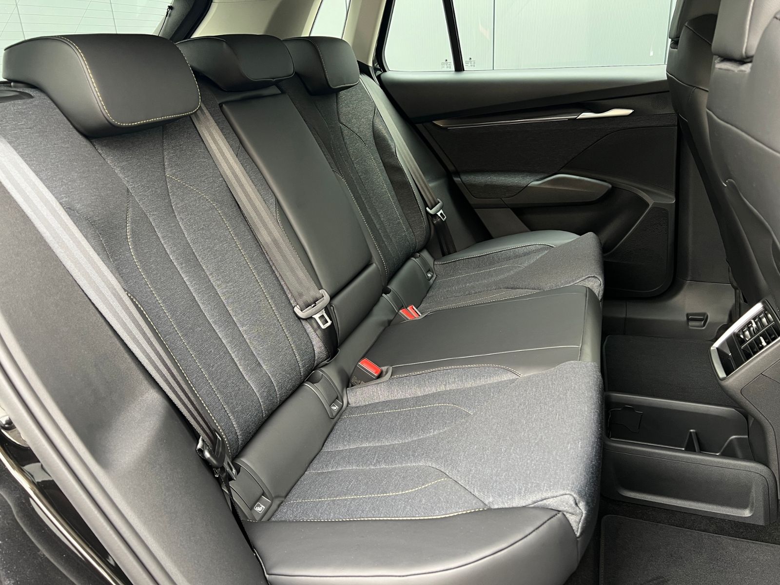 Fahrzeugabbildung SKODA Elroq 50 Tour *Rückfahrkamera, Chrom-Paket*